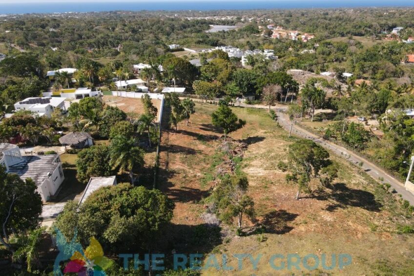 Aerial view of the upper plot in La Mulata II with a stunning ocean backdrop