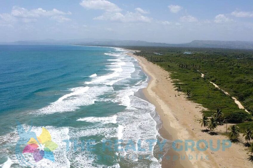 Breathtaking ocean view from the beach near the 4000 m² (43,056 sq/ft) lot for sale in La Boca, Dominican Republic. Ideal location for relaxation and enjoyment. Listed by The Realty Group.