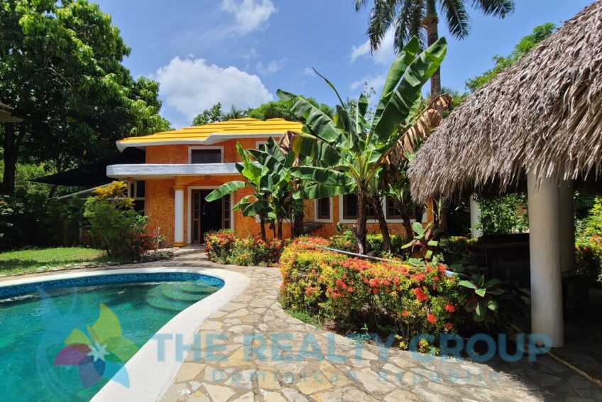 Versatile Villa: This villa can be divided into a one-bedroom apartment and a two-bedroom suite