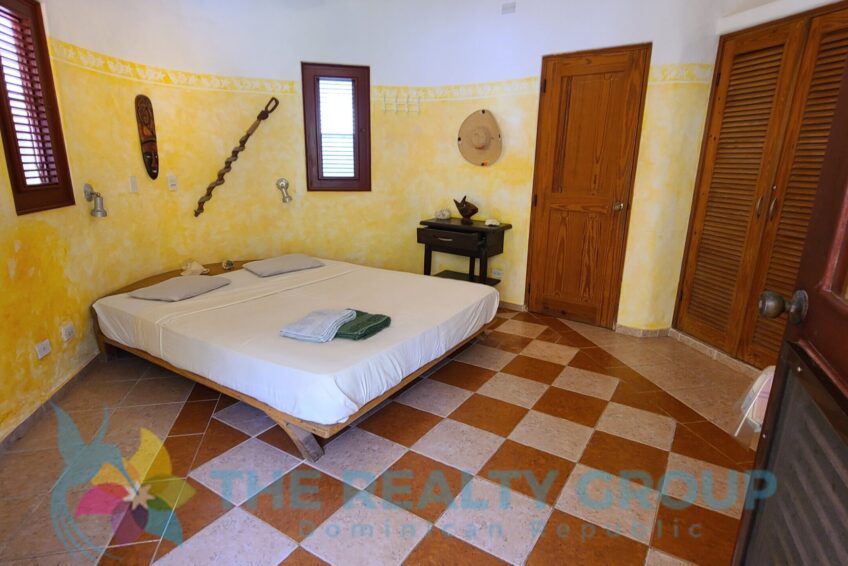 Cozy studio with kitchenette and private terrace, perfect for guests seeking a comfortable and self-sufficient stay
