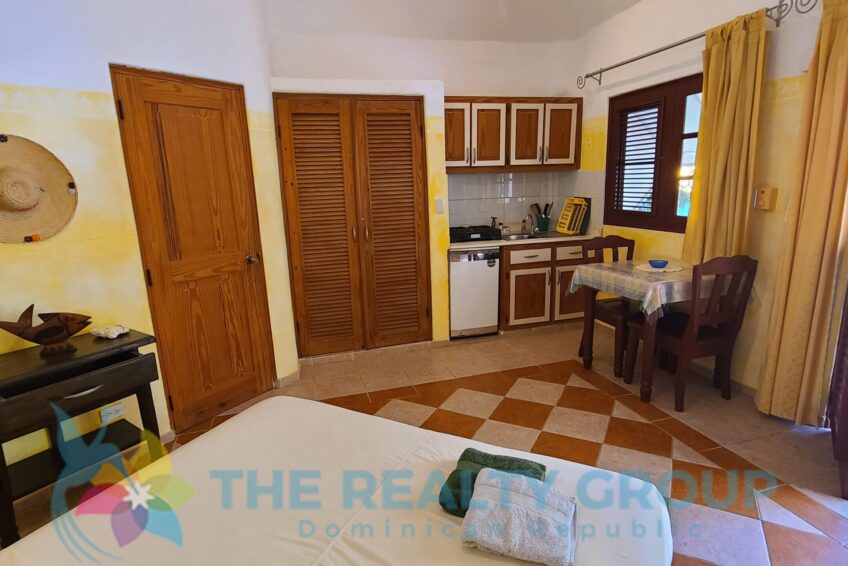 Cozy studio with kitchenette and private terrace, perfect for guests seeking a comfortable and self-sufficient stay