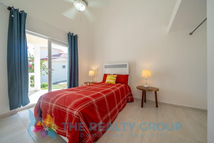 Peaceful villa Sosúa with view of the bedroom with entrance to terrace