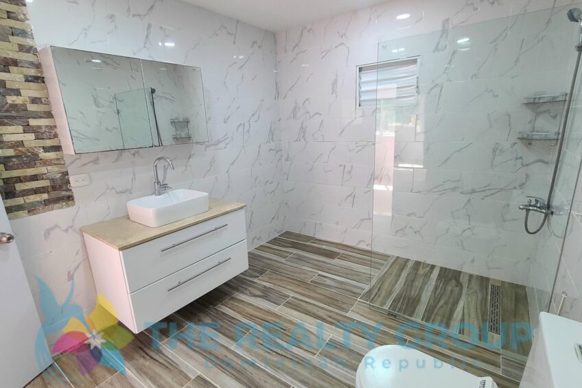 Bright studio with private terrace above garage at a beautiful villa with apartment and studio in Sosúa