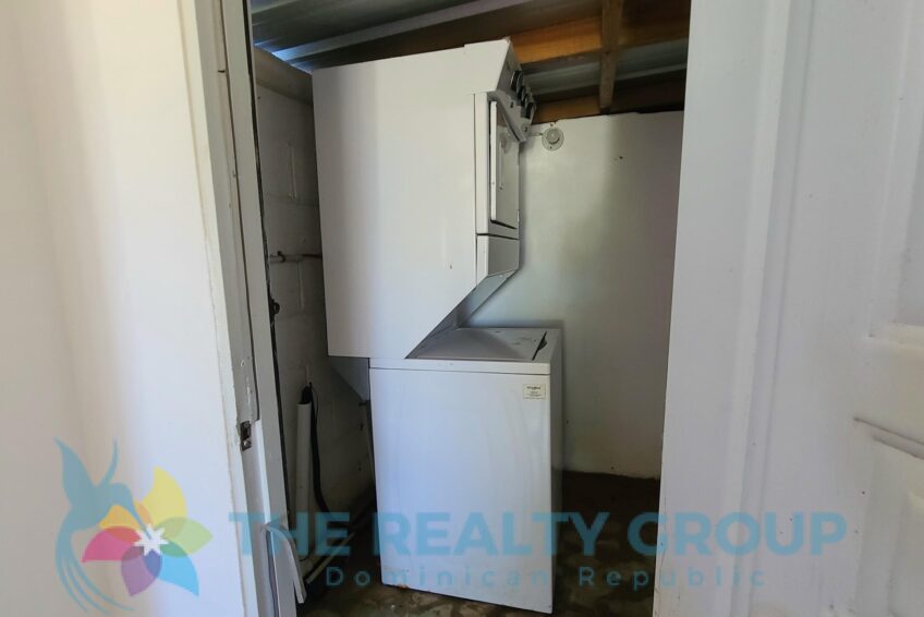 Caribbean villa Playa Chiquita with a dedicated laundry room